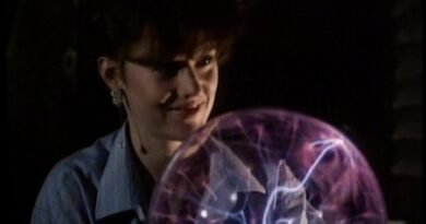 Tales from the Darkside: "Ring Around the Redhead" (Season 2, Episode 3)