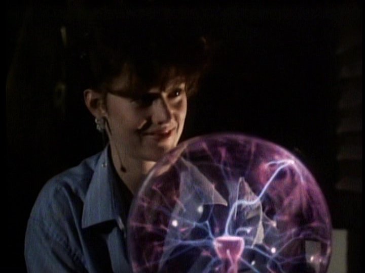 Tales from the Darkside: "Ring Around the Redhead" (Season 2, Episode 3)