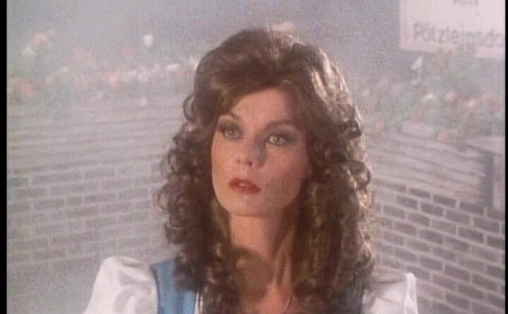 Tales from the Darkside: "Dream Girl" (Season 2, Episode 14)