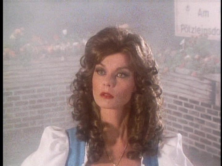 Tales from the Darkside: "Dream Girl" (Season 2, Episode 14)