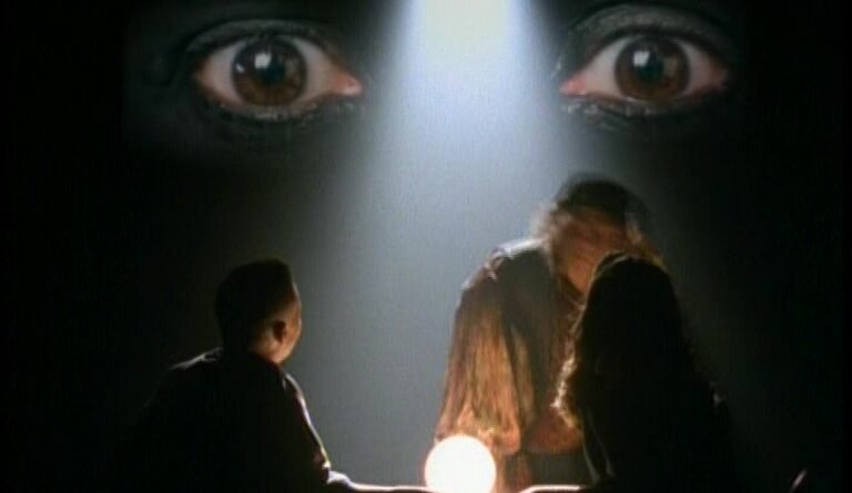 Are you Afraid of the Dark?: "The Tale of the Super Specs" (S1E06)