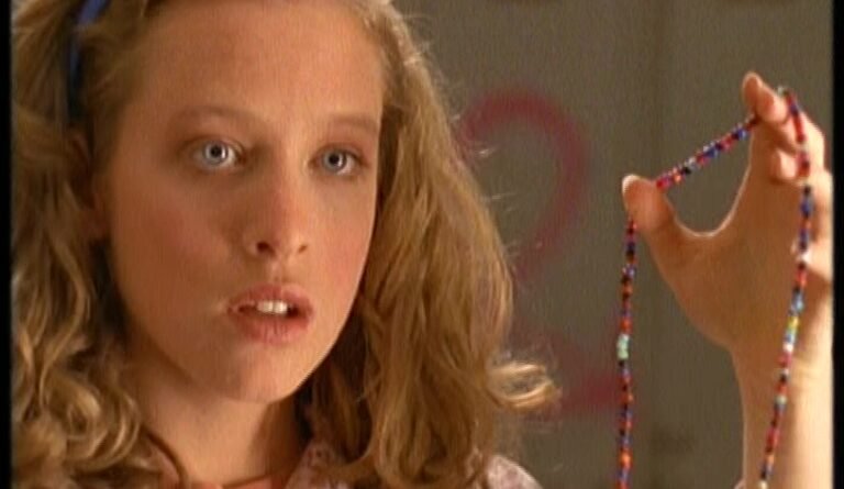Are you Afraid of the Dark?: "The Tale of Locker 22" (S2E03)