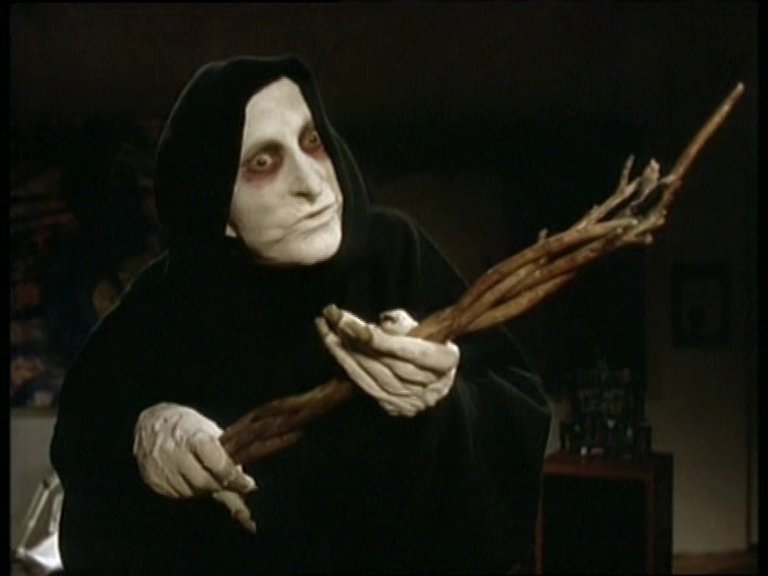 Are you Afraid of the Dark?: "The Tale of the Magician's Assistant" (S2E11)