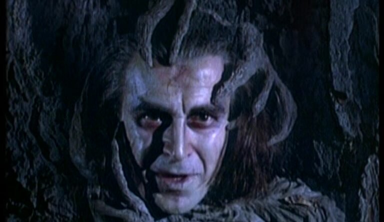 Are you Afraid of the Dark?: "The Tale of Watcher’s Woods" (S3E03)