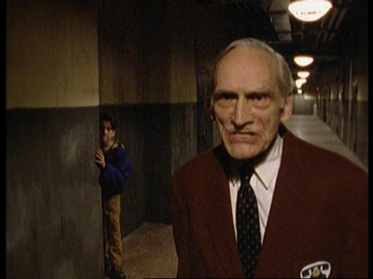 Are you Afraid of the Dark?: "The Tale of the Phone Police" (S3E04)