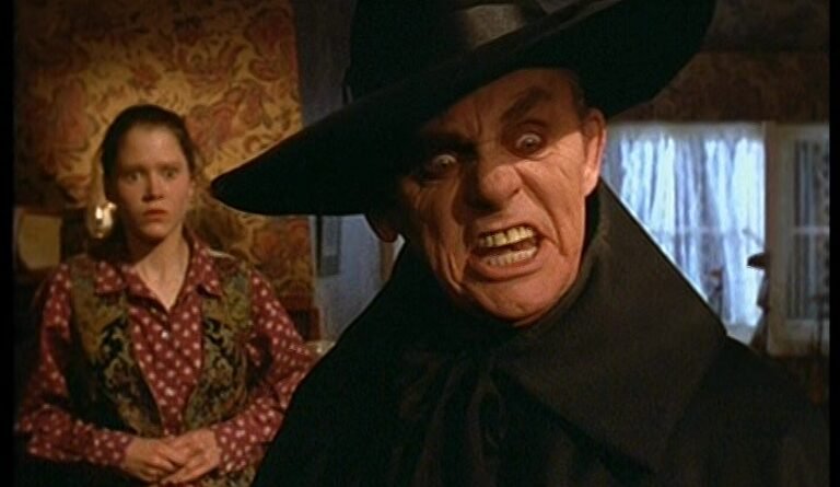 Are you Afraid of the Dark?: "The Tale of the Carved Stone" (S3E07)