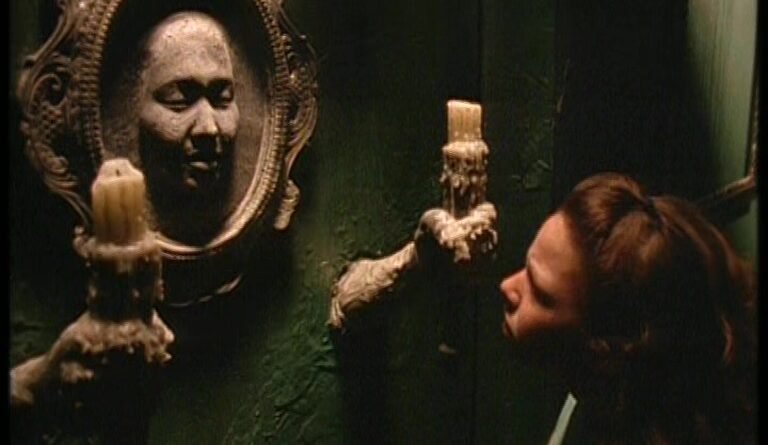 Are you Afraid of the Dark?: "The Tale of the Whispering Walls" (S2E08)
